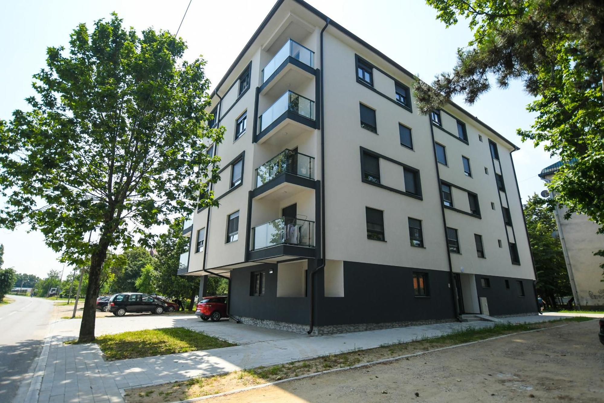 Ferienwohnung Apartman Plaza 2 Kladovo Exterior foto